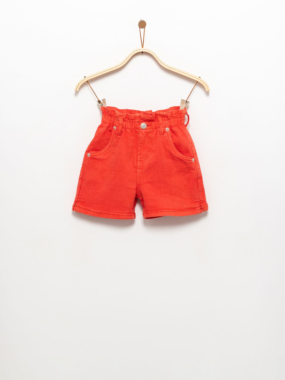 שורט עם מותן אלסטית