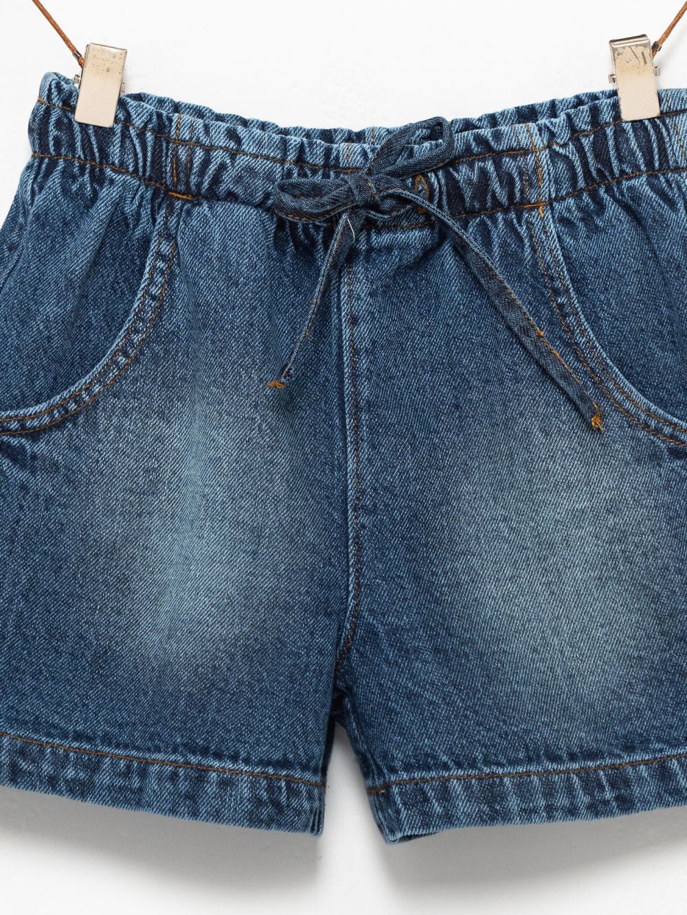 ג׳ינס עם שרוך