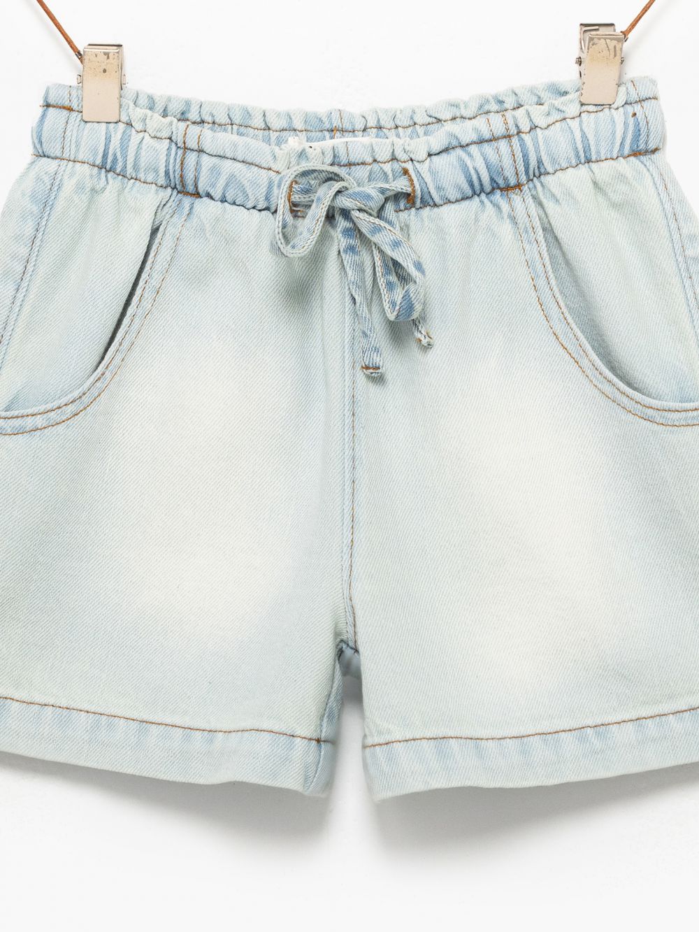 ג׳ינס עם שרוך