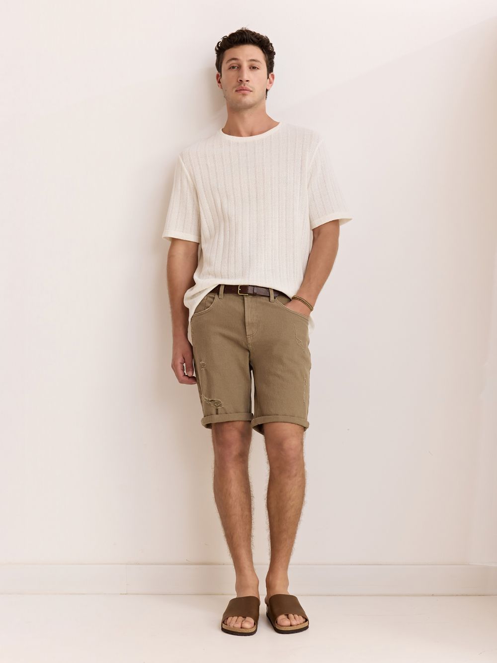 ג׳ינס קצר עם קיפול במכפלת