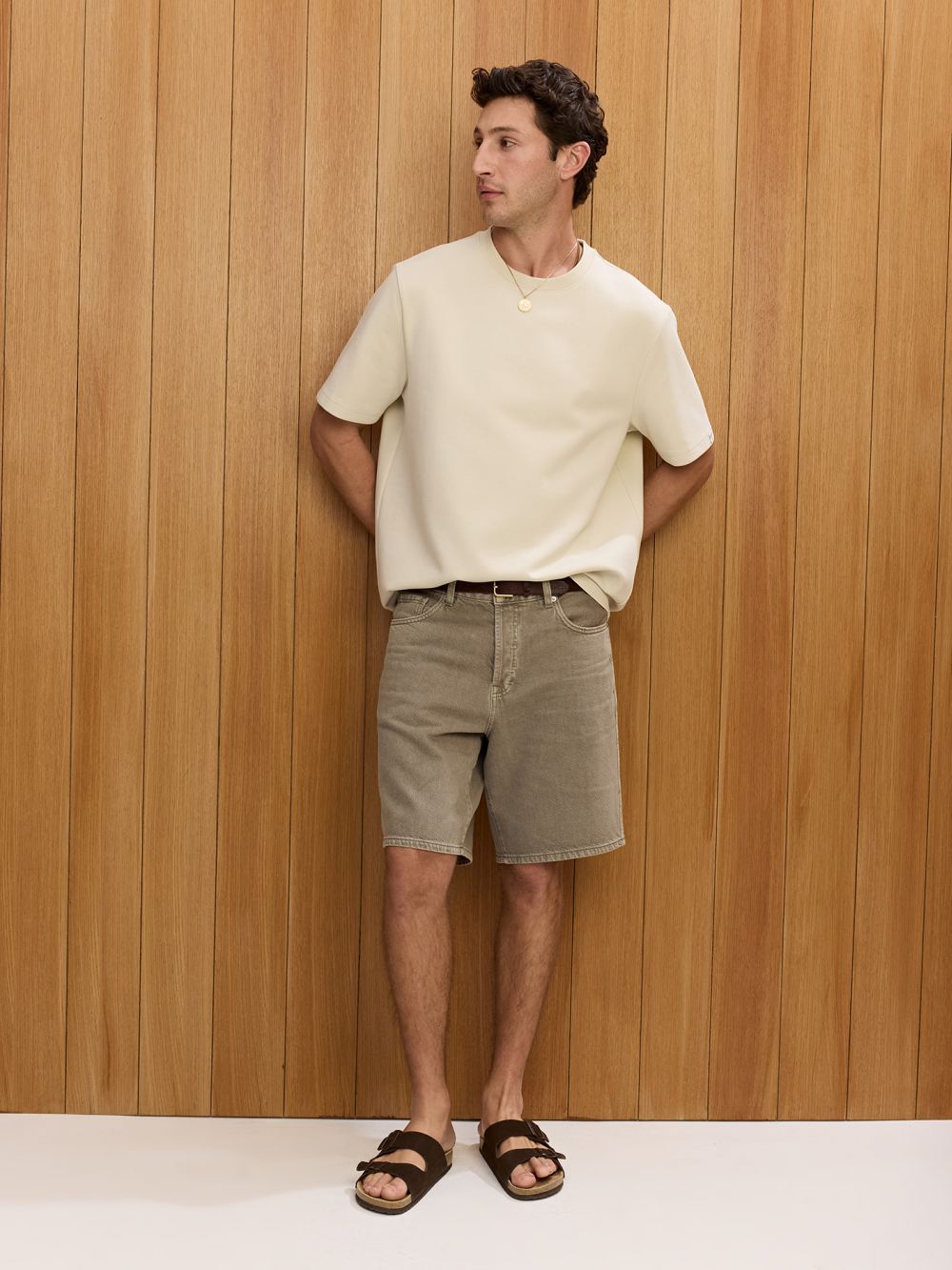 מכנסי ברמודה שטופים