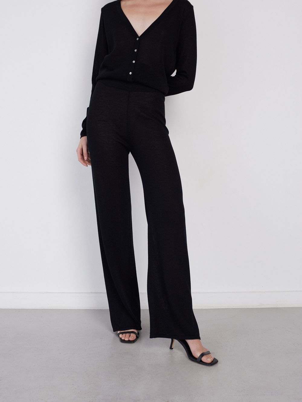 מכנסיים סרוגים