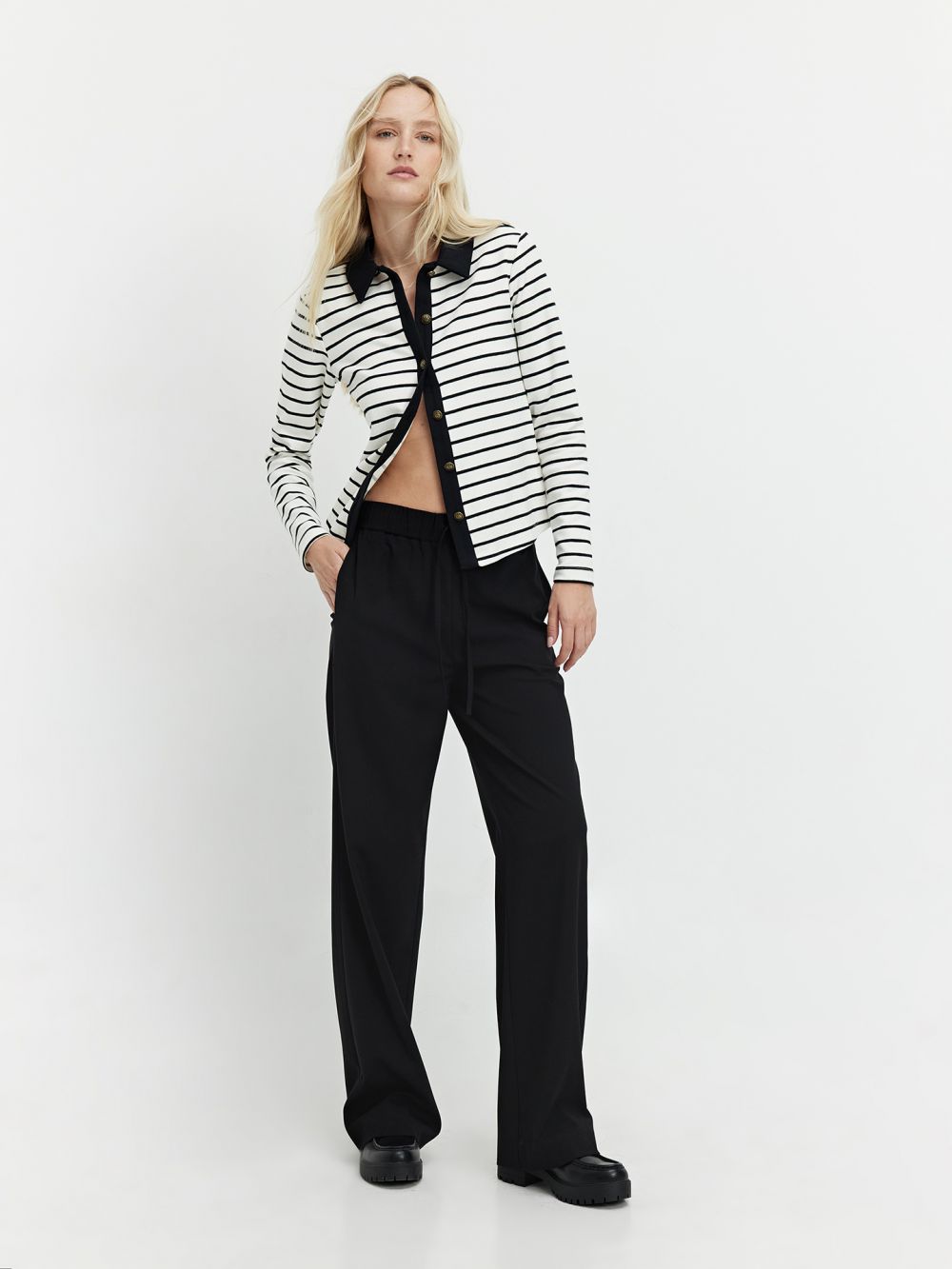 מכנסיים רחבים עם גומי