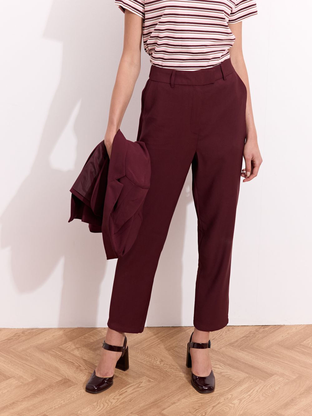 מכנסיים מחויטים עם גומי