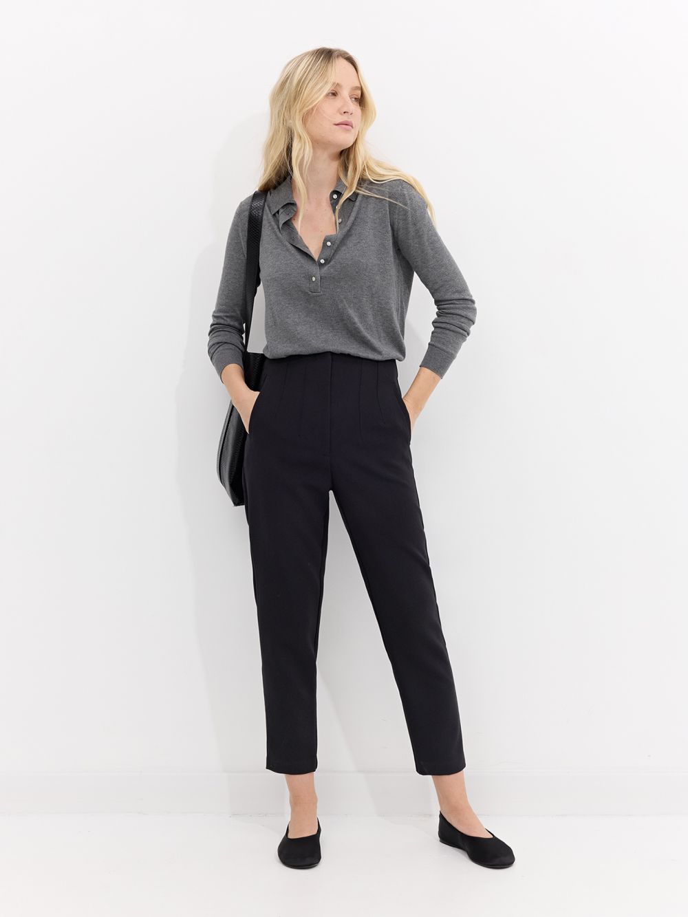 מכנסיים מחויטים צרים