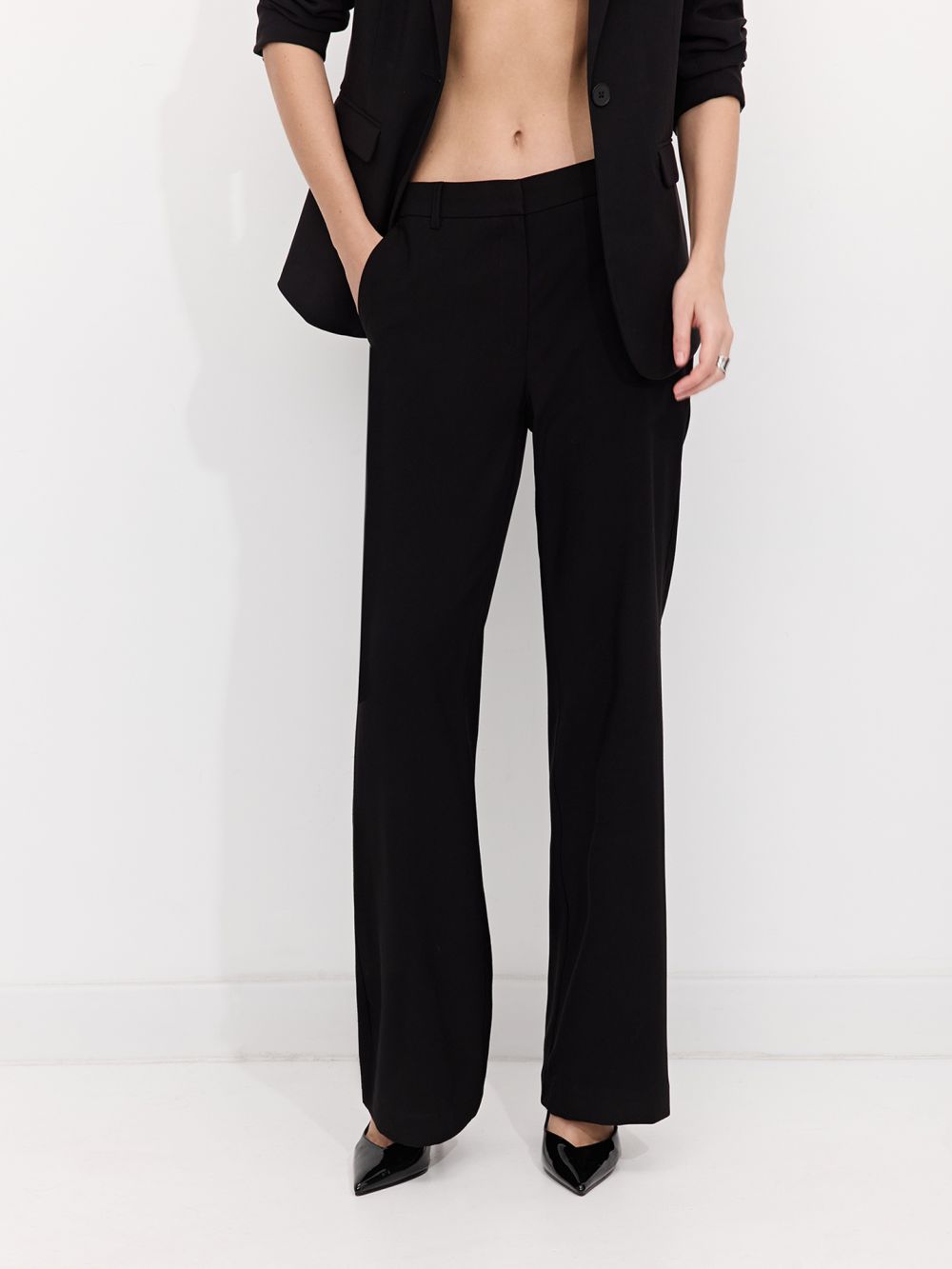 מכנסיים מחוייטים