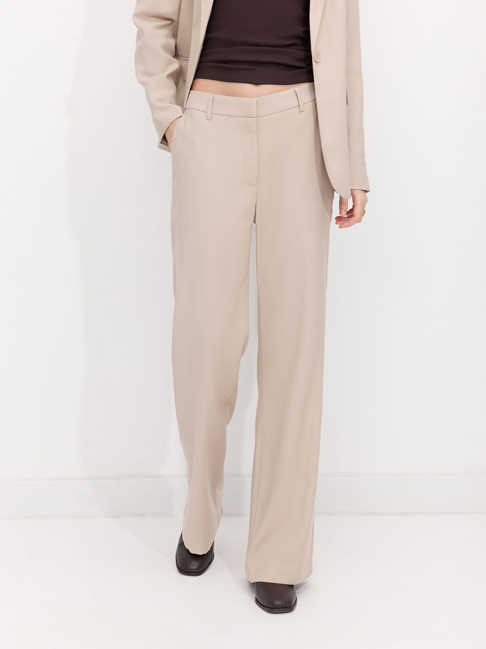 מכנסיים מחוייטים