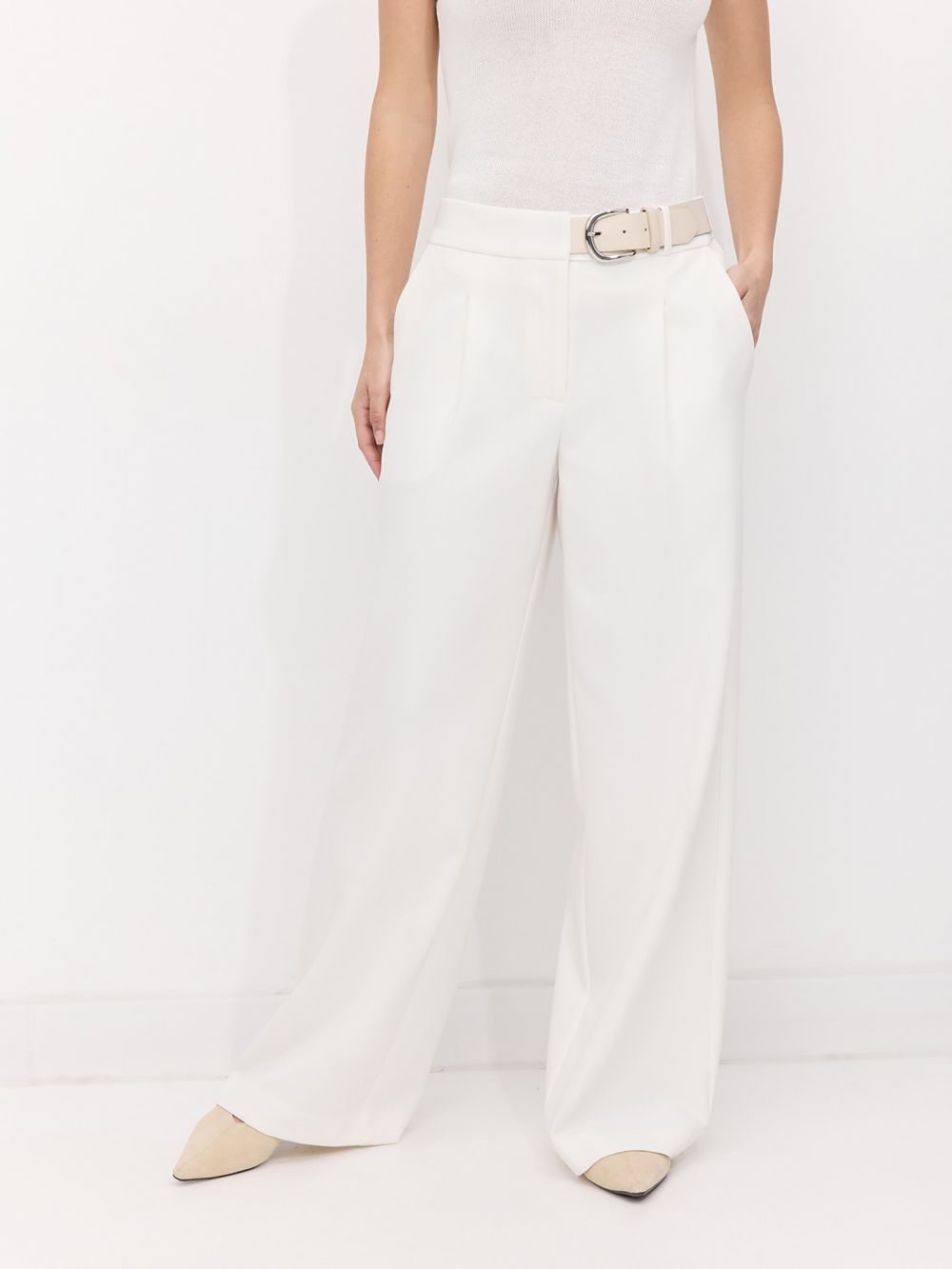 מכנס מחוייט עם פנסים וחגורת