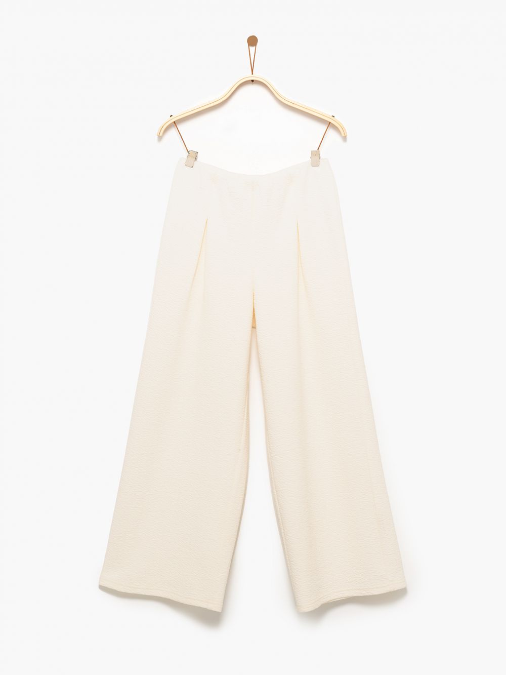 מכנסיים מבד טקסטורה