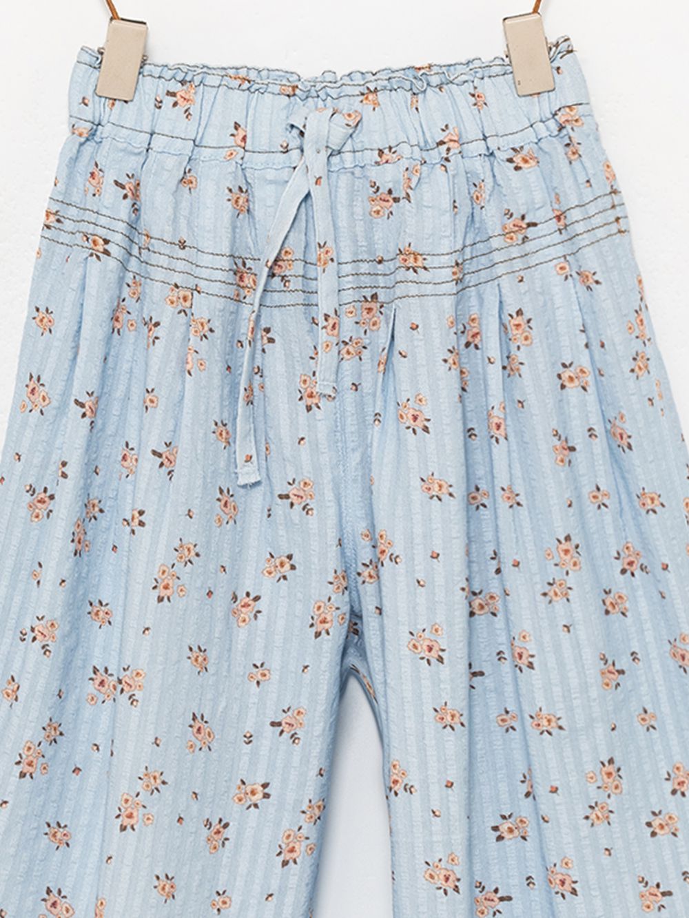 מכנסיים מודפסים