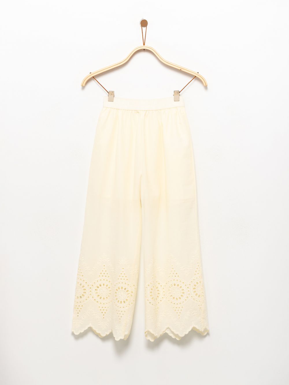 מכנסי אריג רקומים