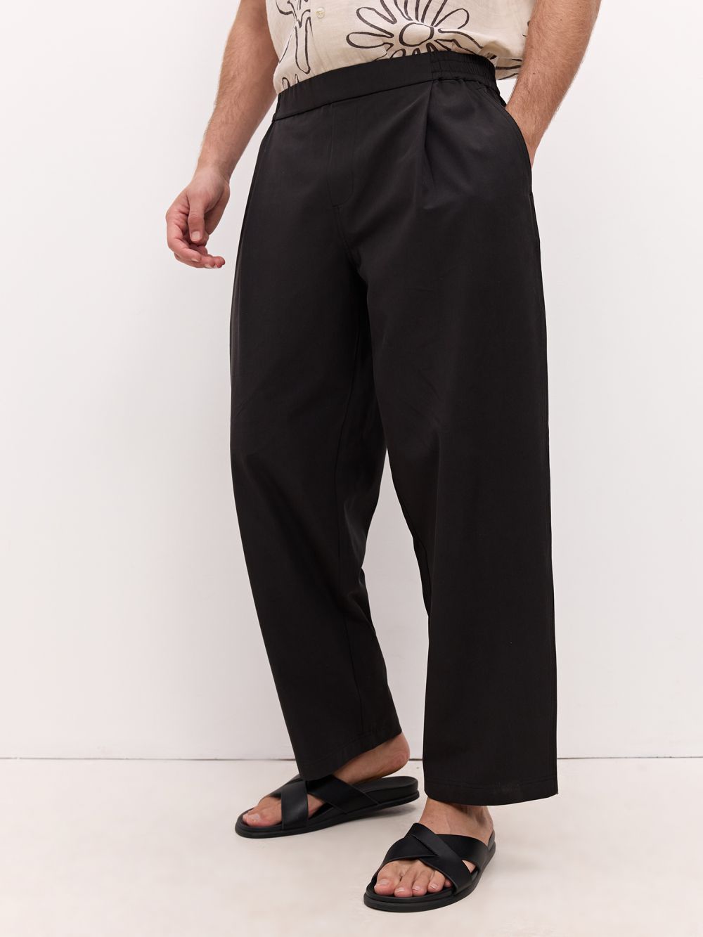 מכנסיים מחוייטים רחבים