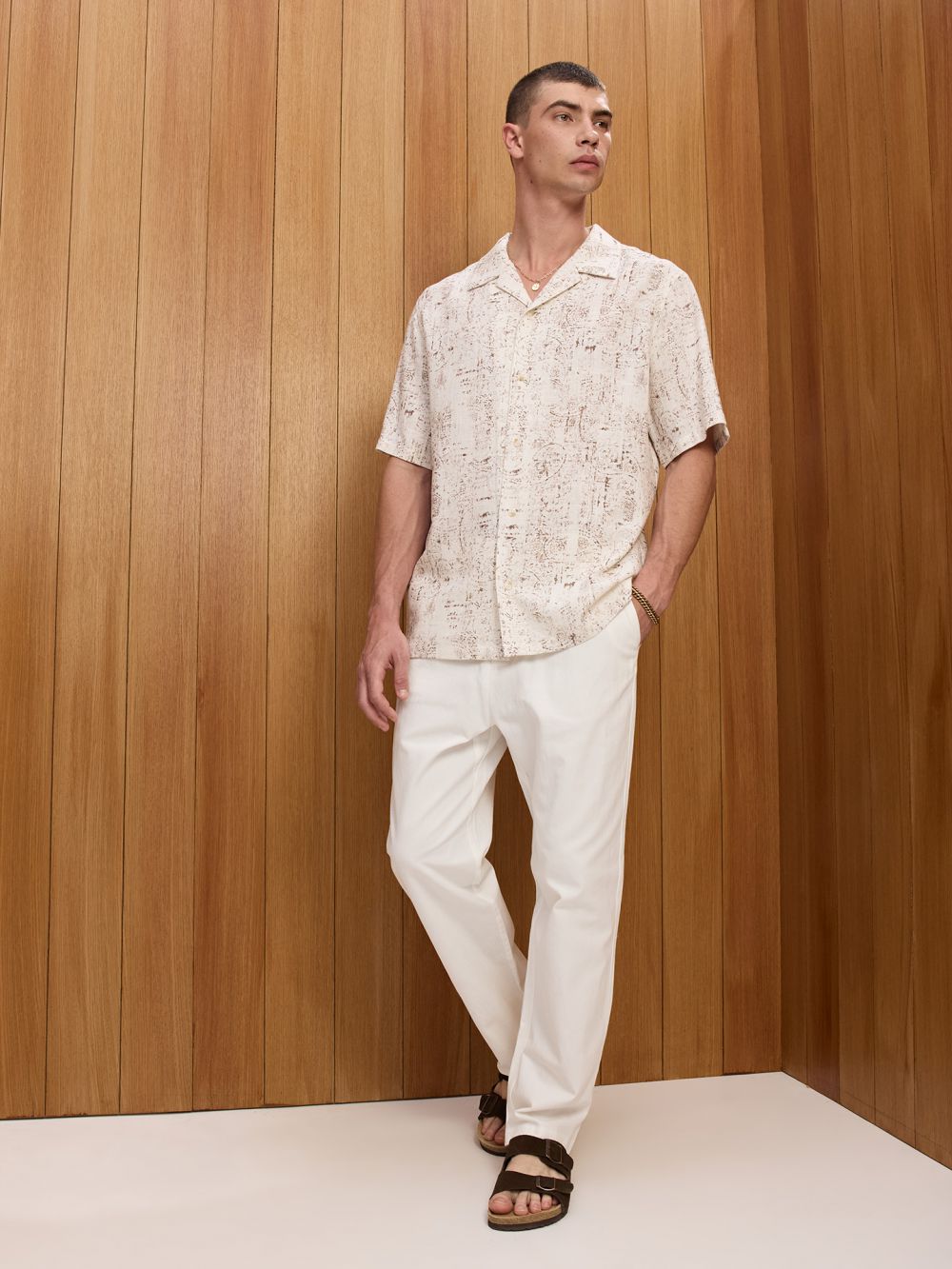 CHINNO בגזרת STRAIGHT