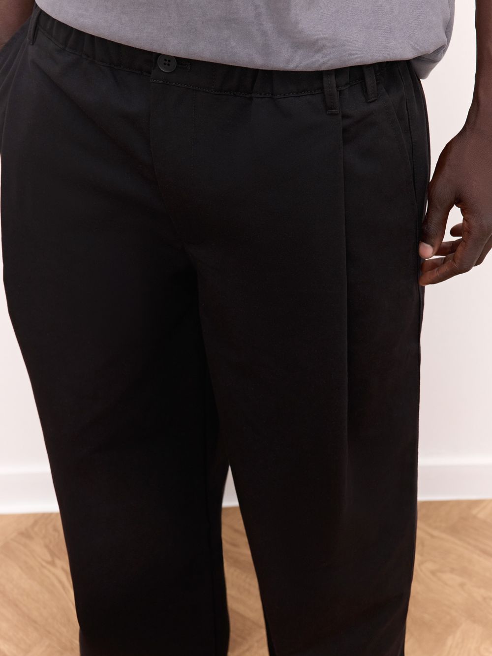 מכנס ארוך עם קפלים