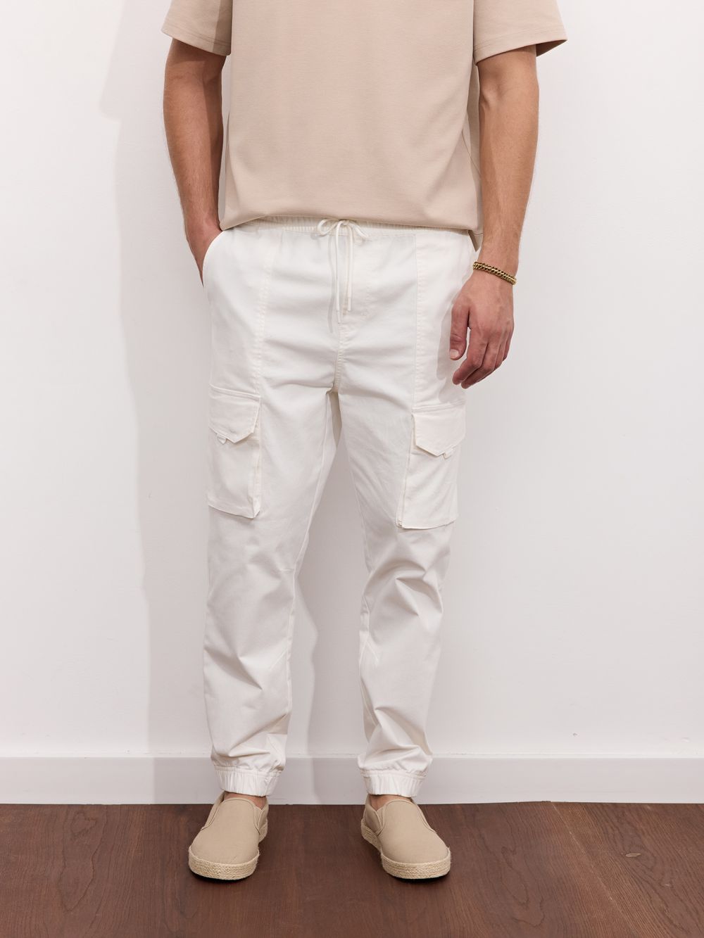 מכנסיים עם גומי וכיסים