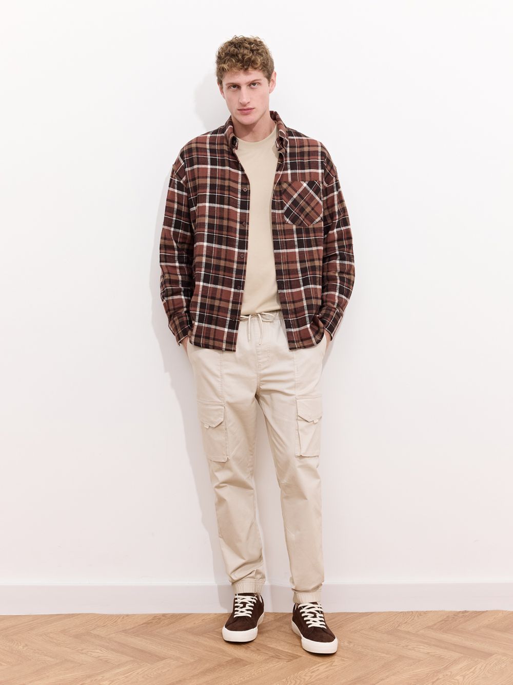 מכנסיים עם גומי וכיסים