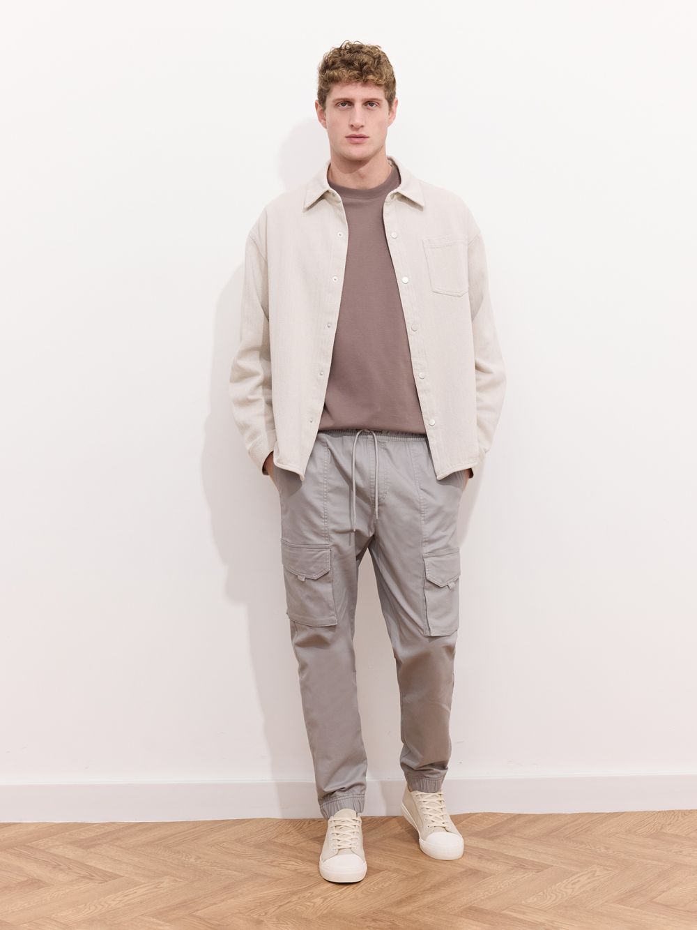 מכנסי אריג עם גומי וכיסים