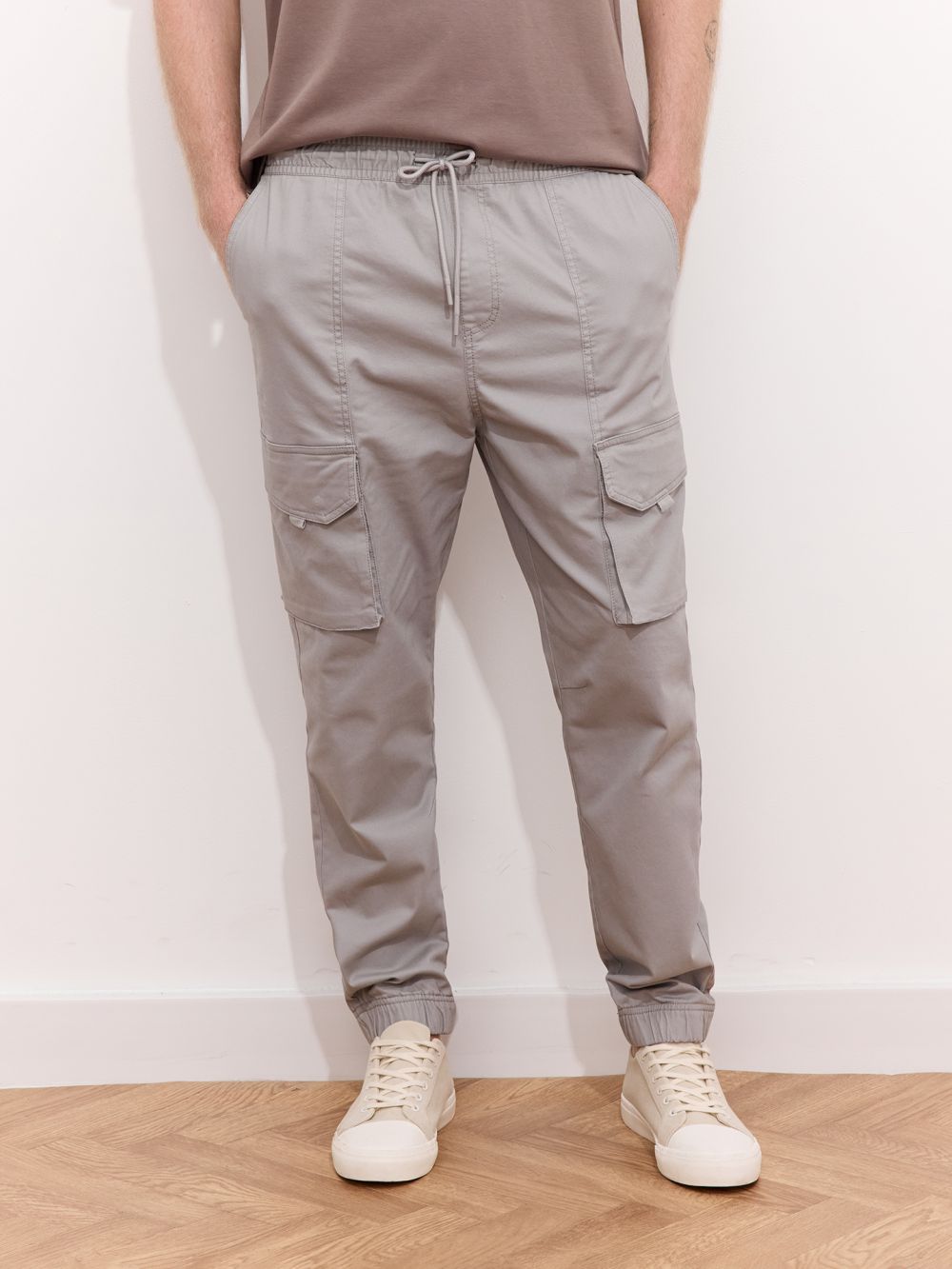 מכנסיים עם גומי וכיסים