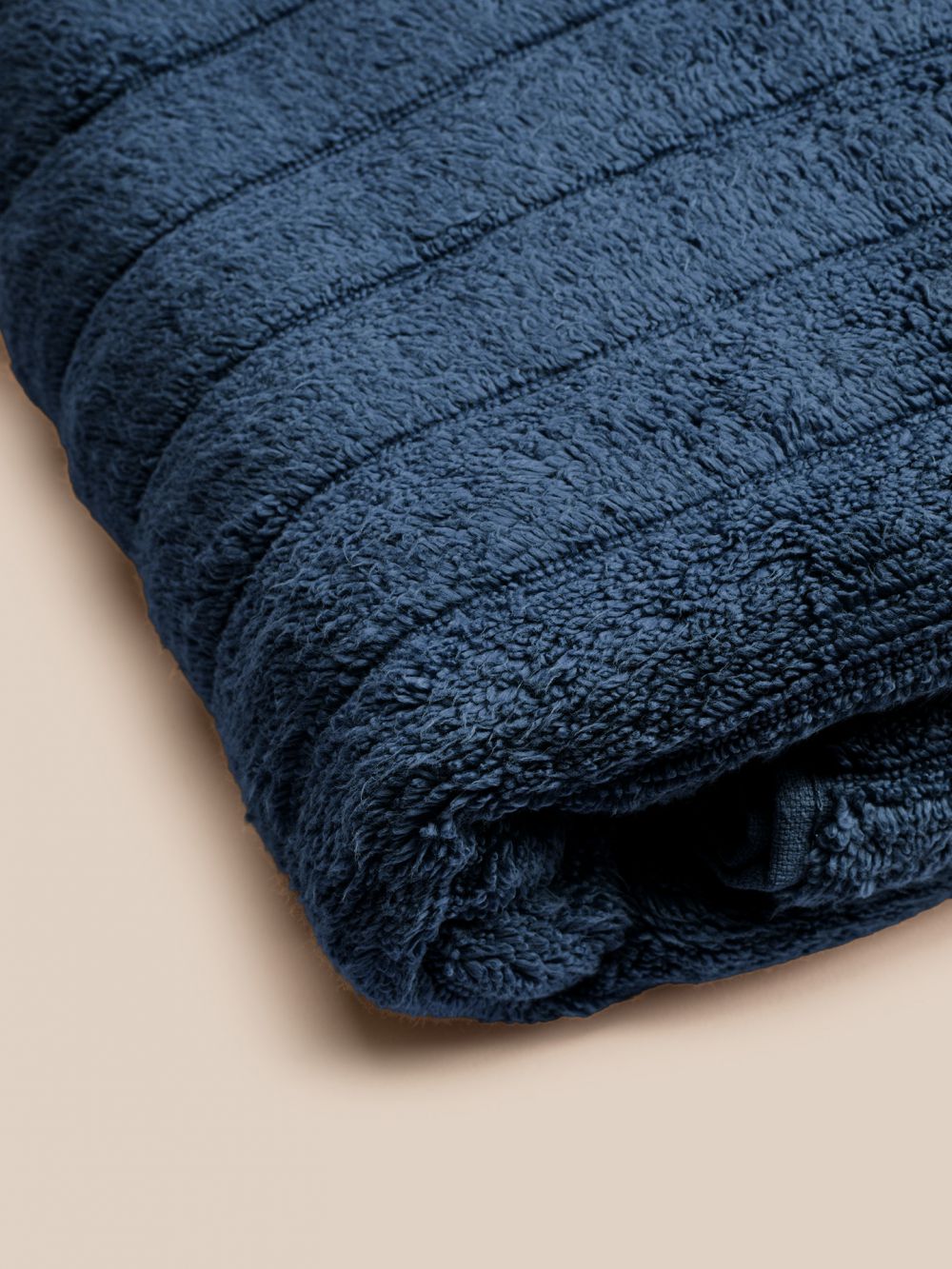 מגבת  זירו טוויסט 90*50 700GSM