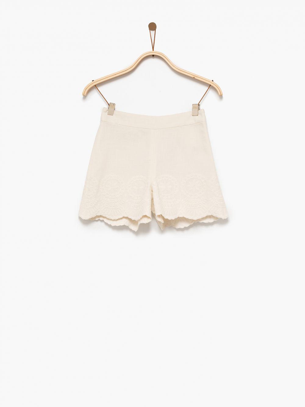 מכנסיים קצרים רקומים