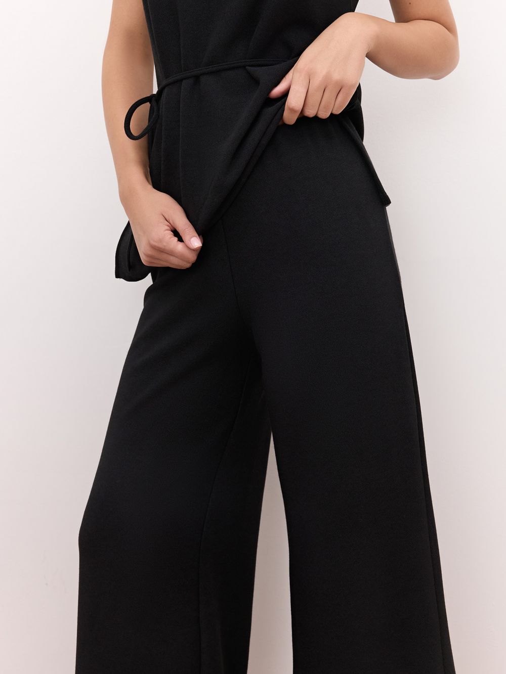 מכנס רחב עם גומי במותן