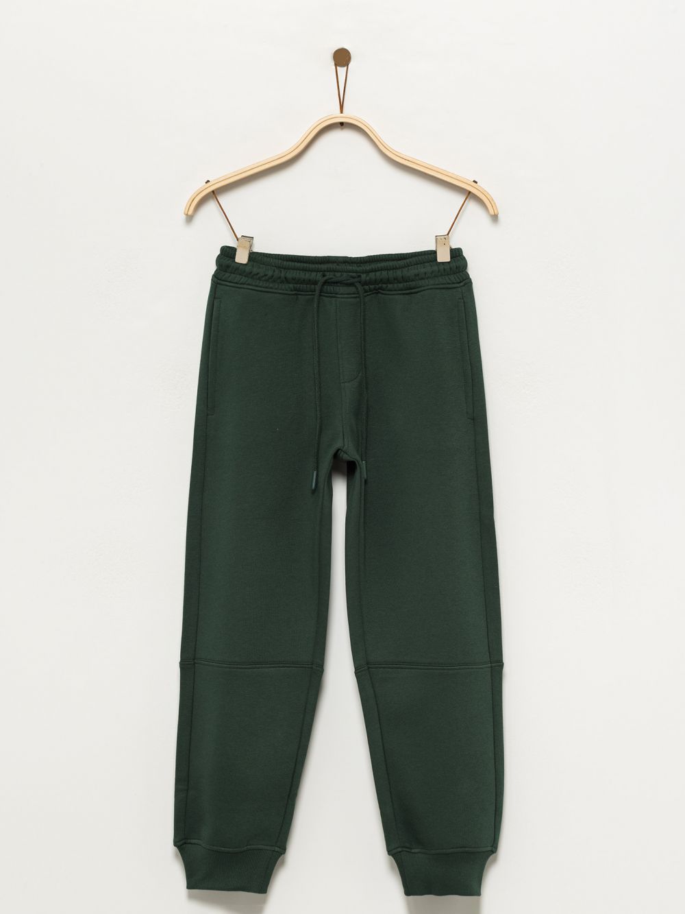 מכנסיים עם חתך