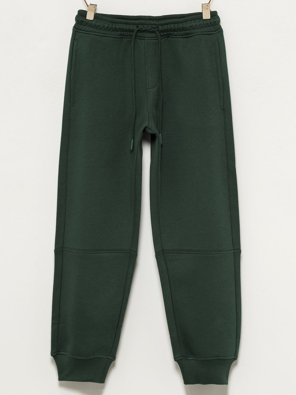 מכנסיים עם חתך