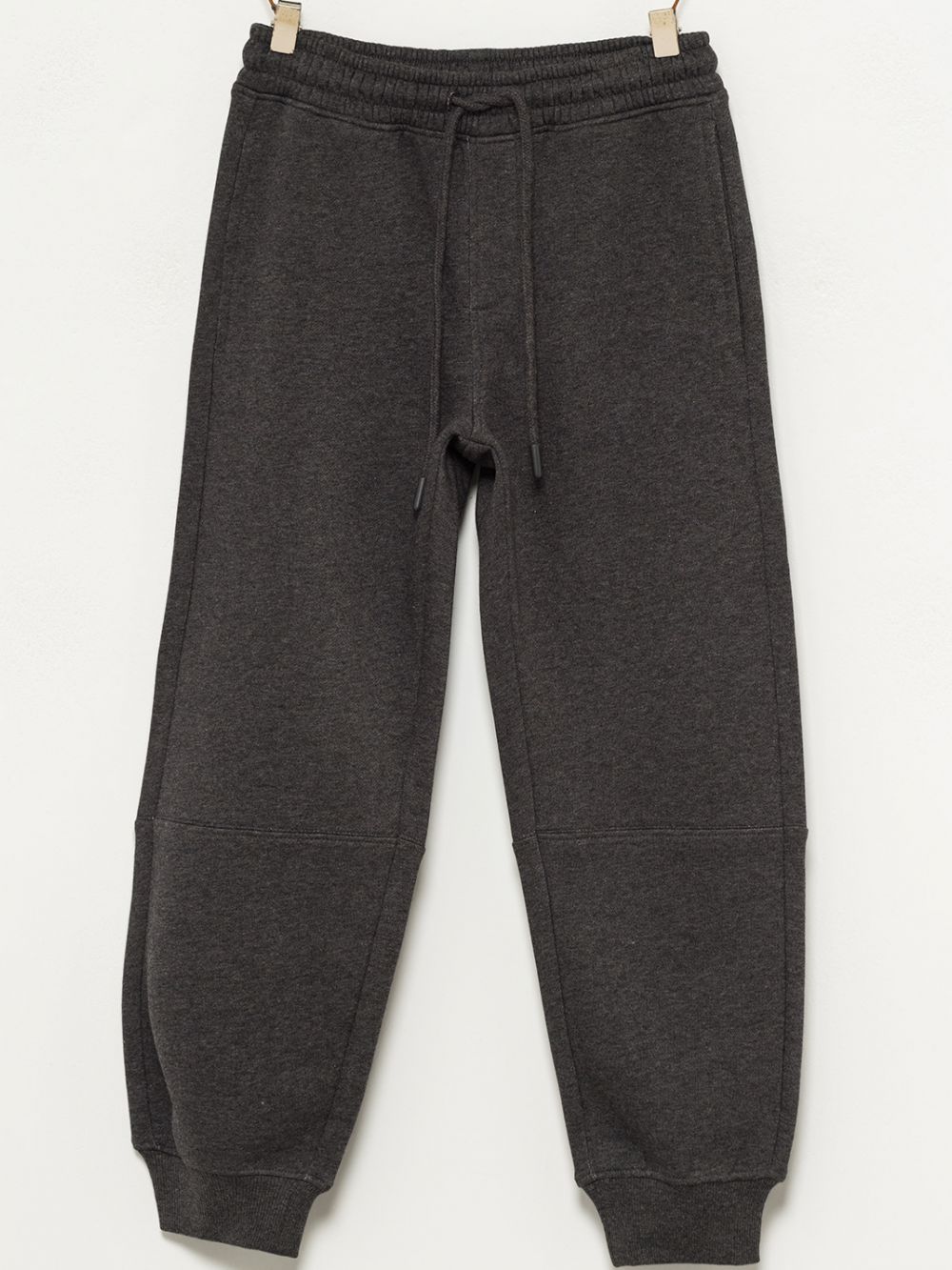 מכנסיים עם חתך