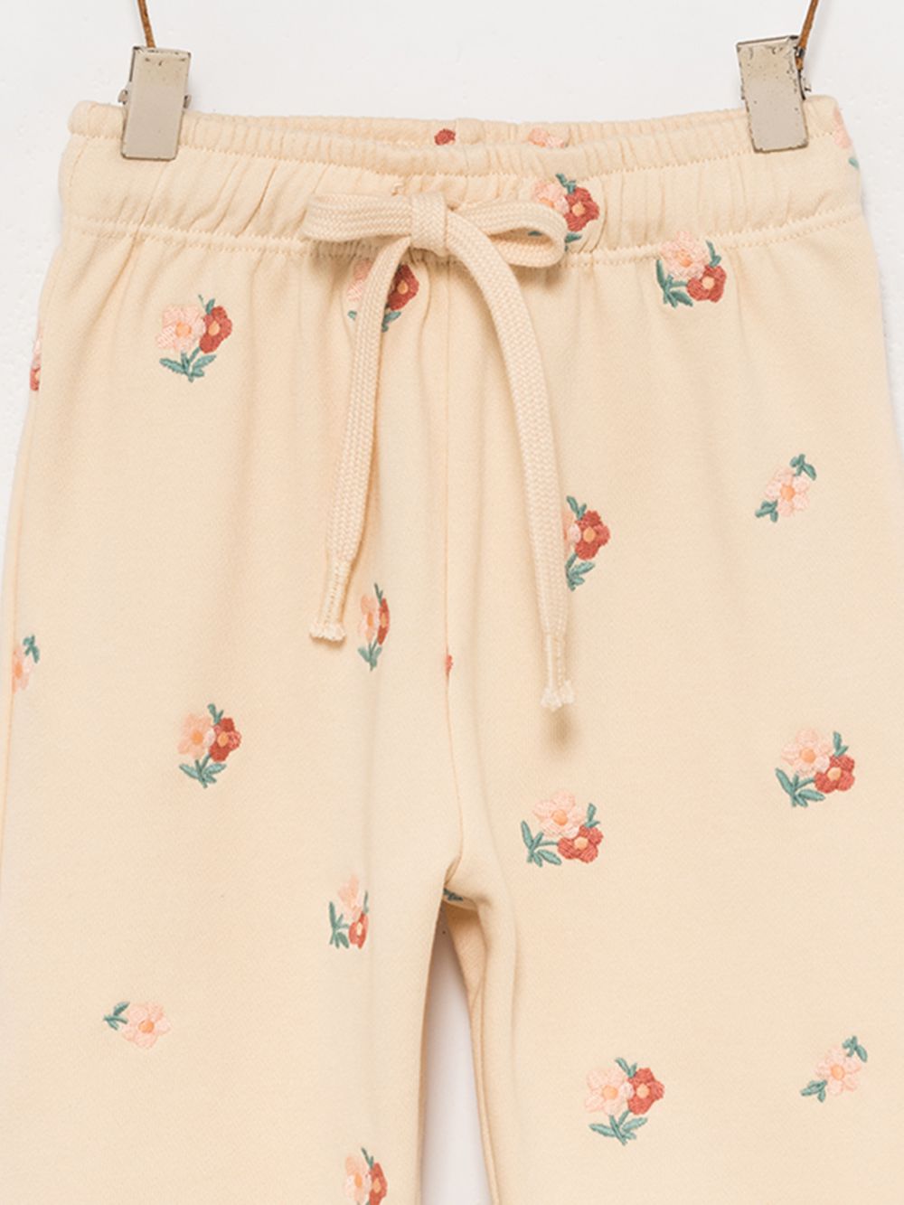 טרנינג עם רקמה