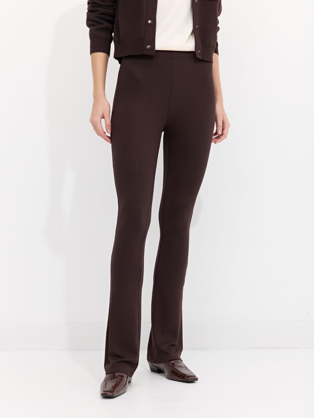 טייץ מתרחב מבד ריב