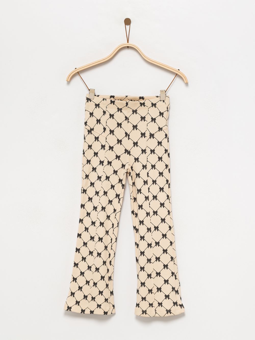 טייטס עם חתכים