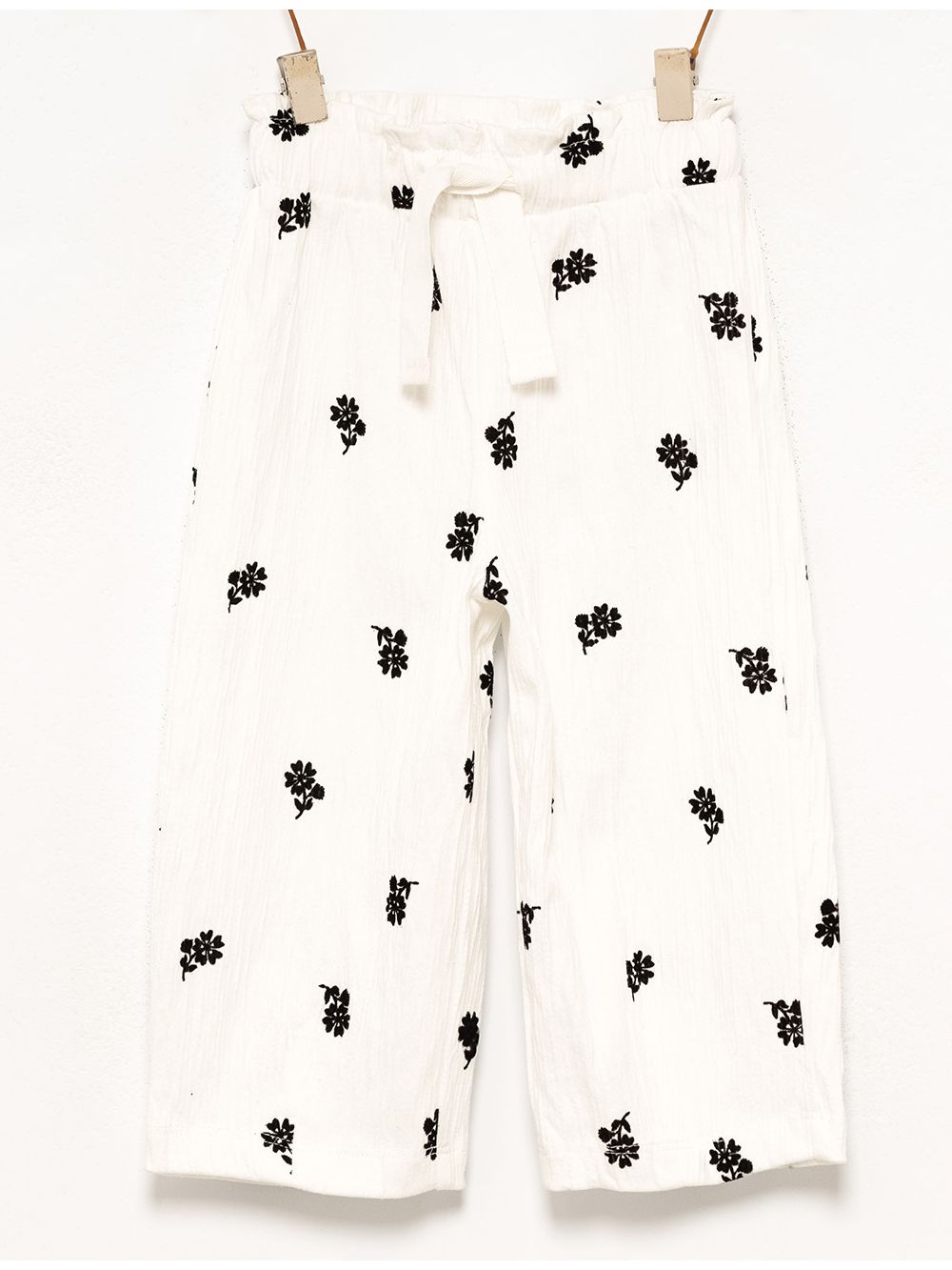 מכנסיים רקומים