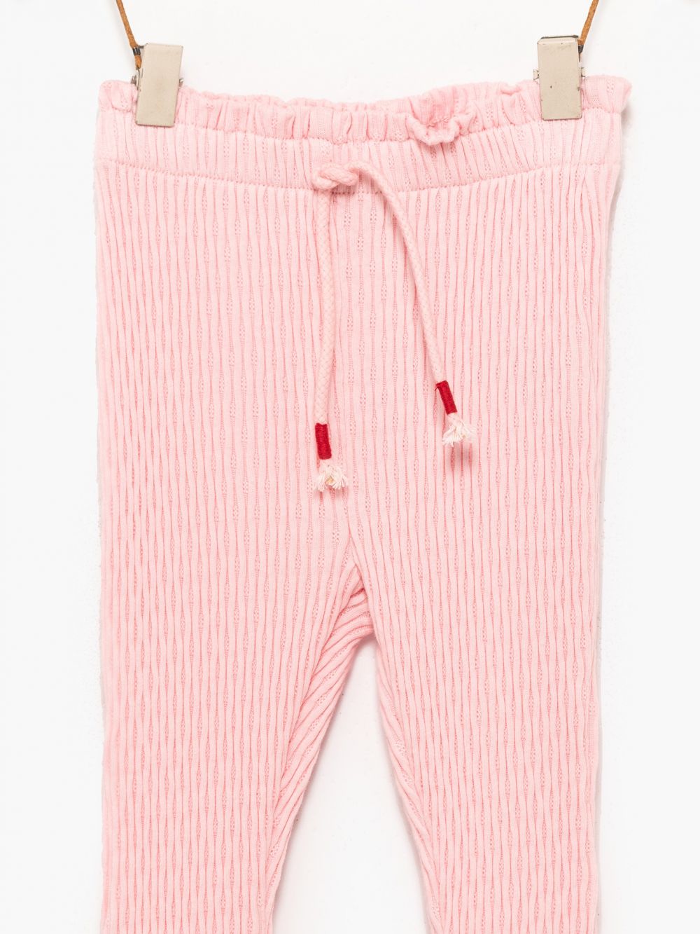 טייץ מתרחב עם מותן מכווצת