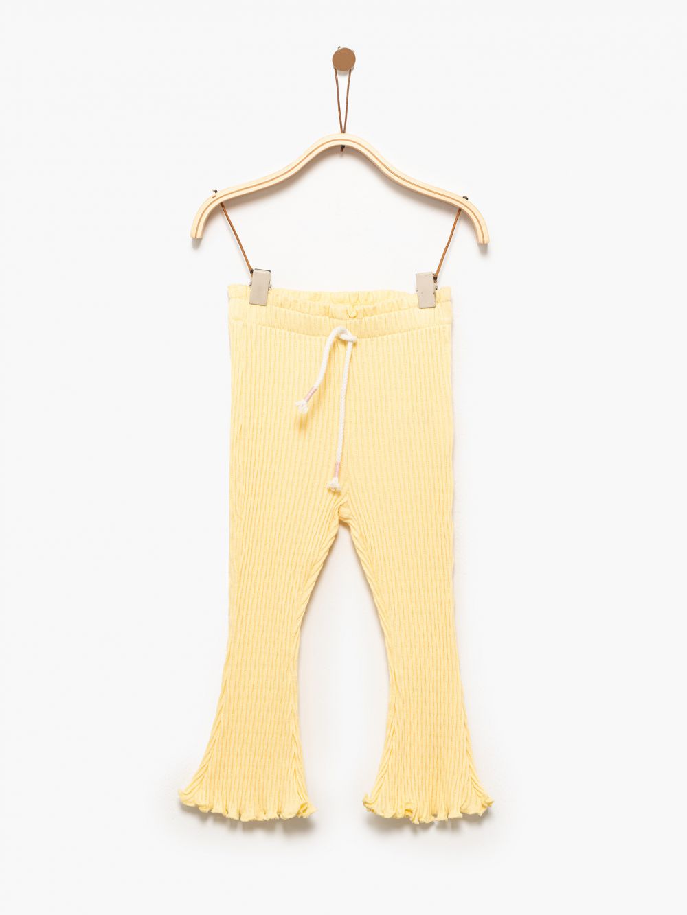 טייץ מתרחב עם מותן מכווצת