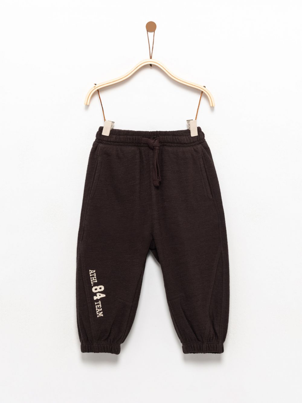 מכנסי JOGGER עם חתכים
