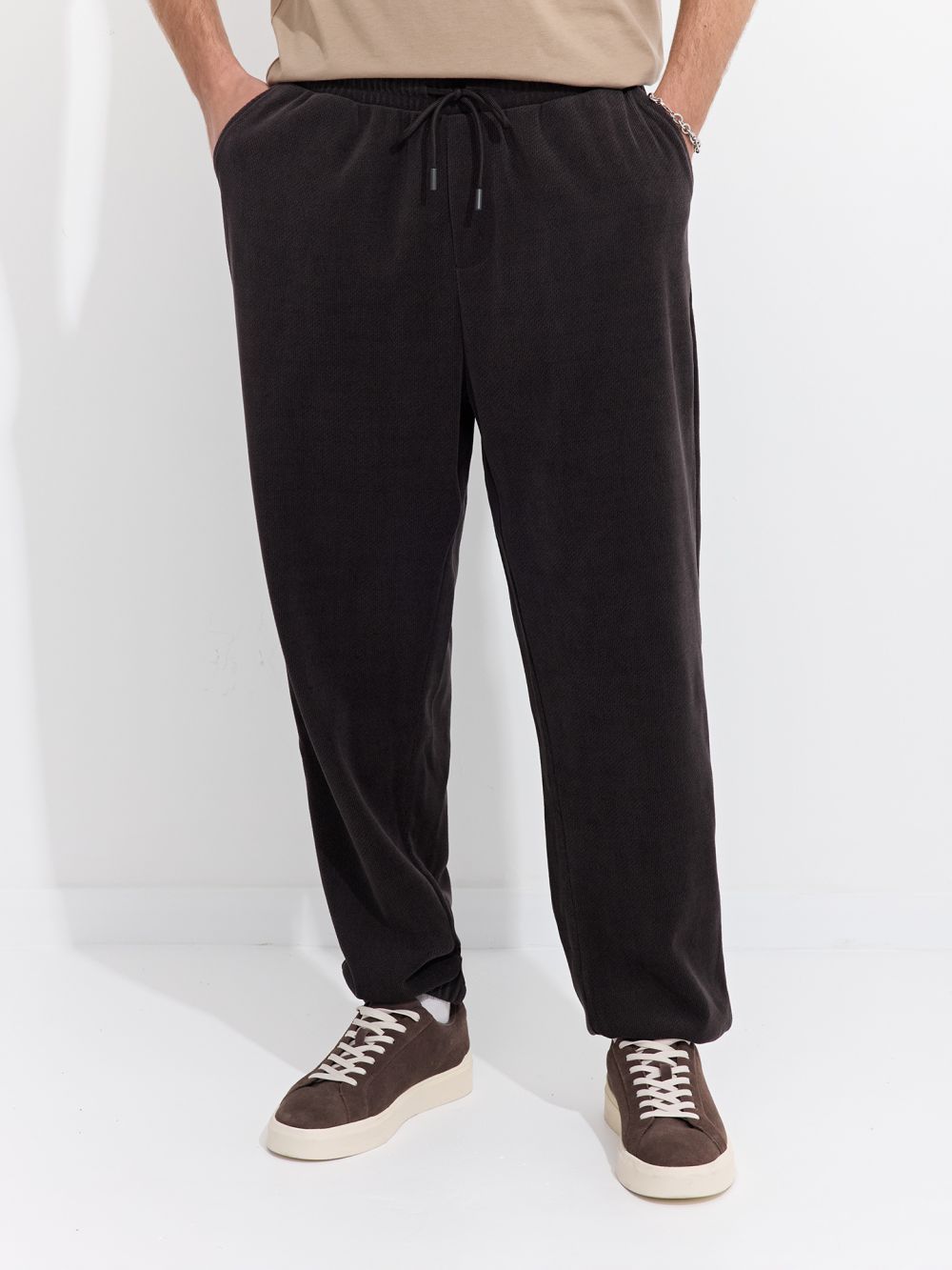 מכנסי JOGGER עם טקסטורה