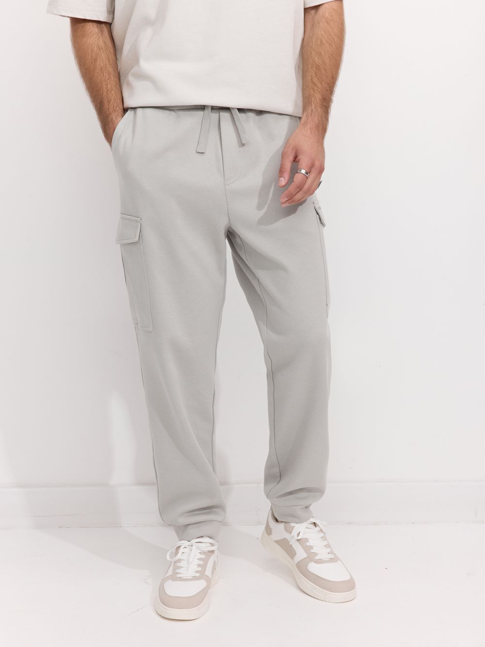 מכנסי JOGGER עם טקסטורה