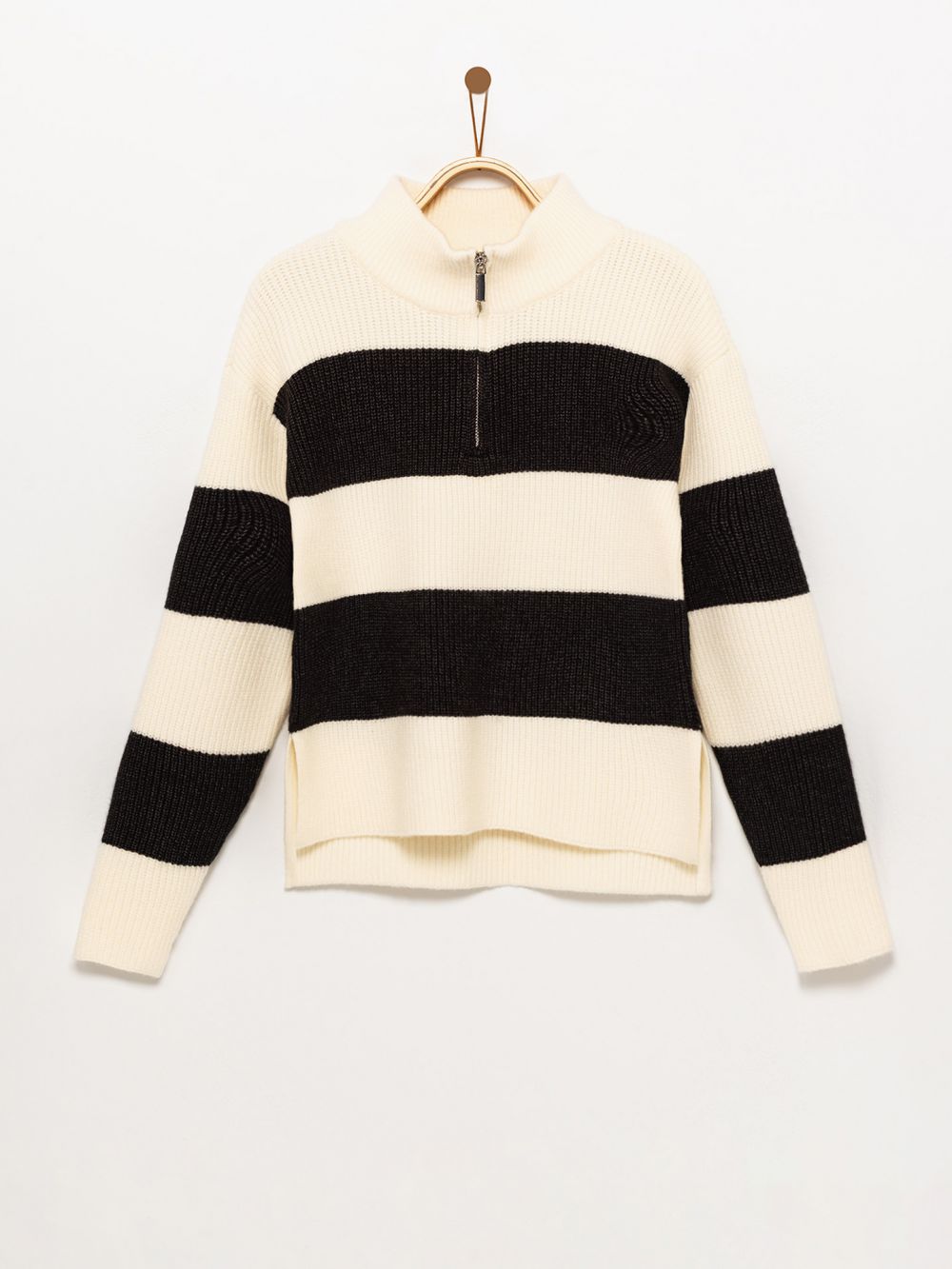 סריג צווארון גבוה