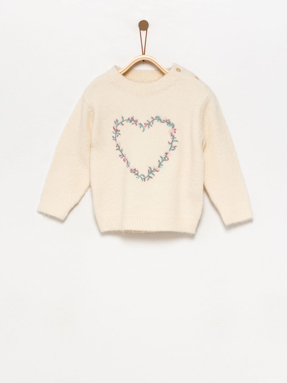 סריג עם רקמה