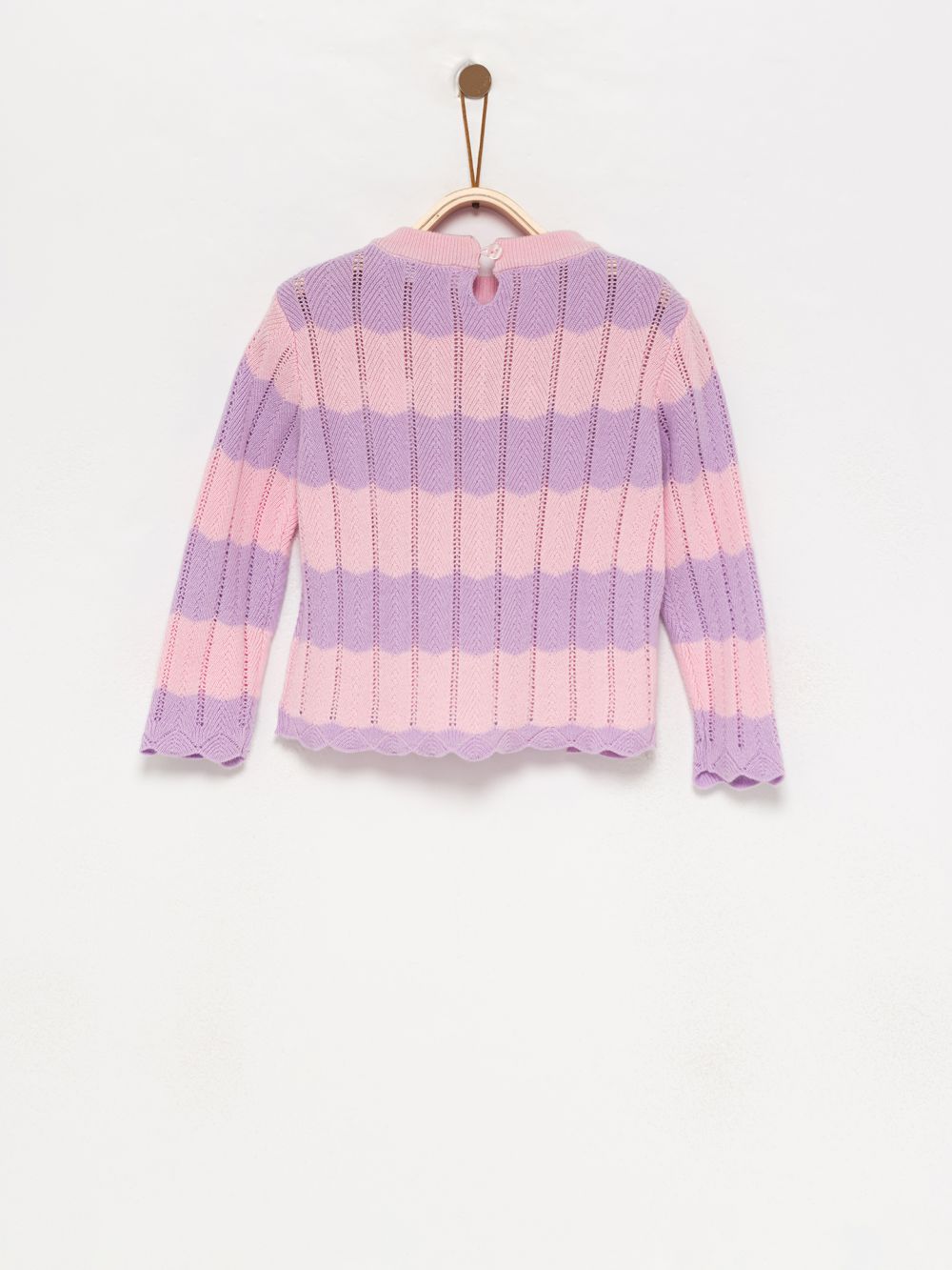 סריג פסים עם רקמה