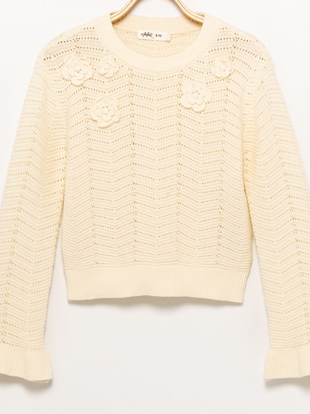 חולצת סריג מעוטרת