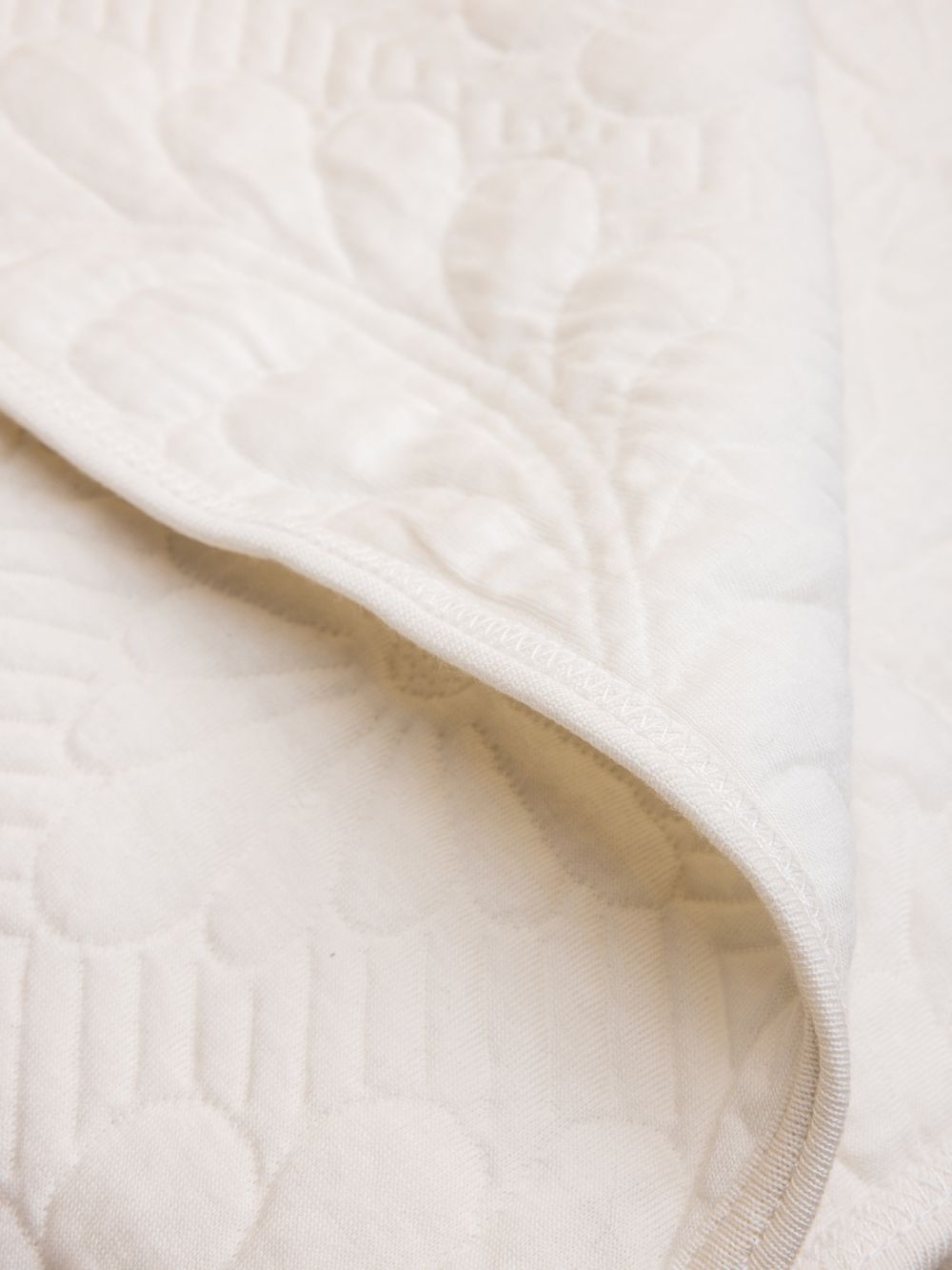 כיסוי מעוצב למיטת יחיד