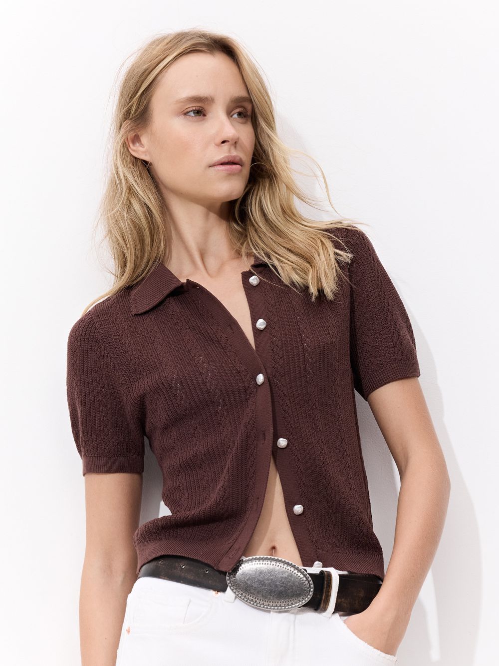 חולצת סריג עם צווארון וכפתורי פנינה