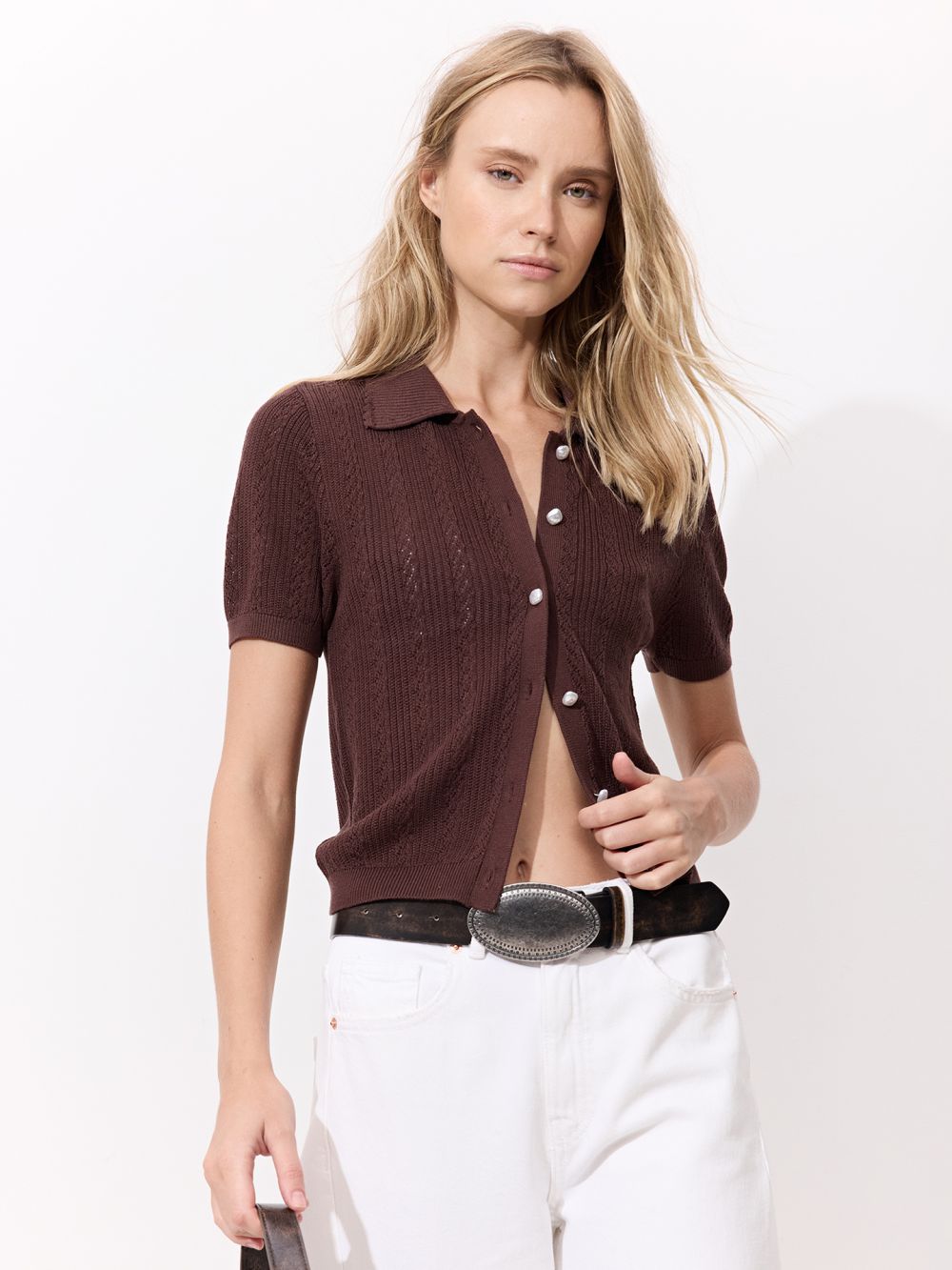 חולצת סריג עם צווארון וכפתורי פנינה