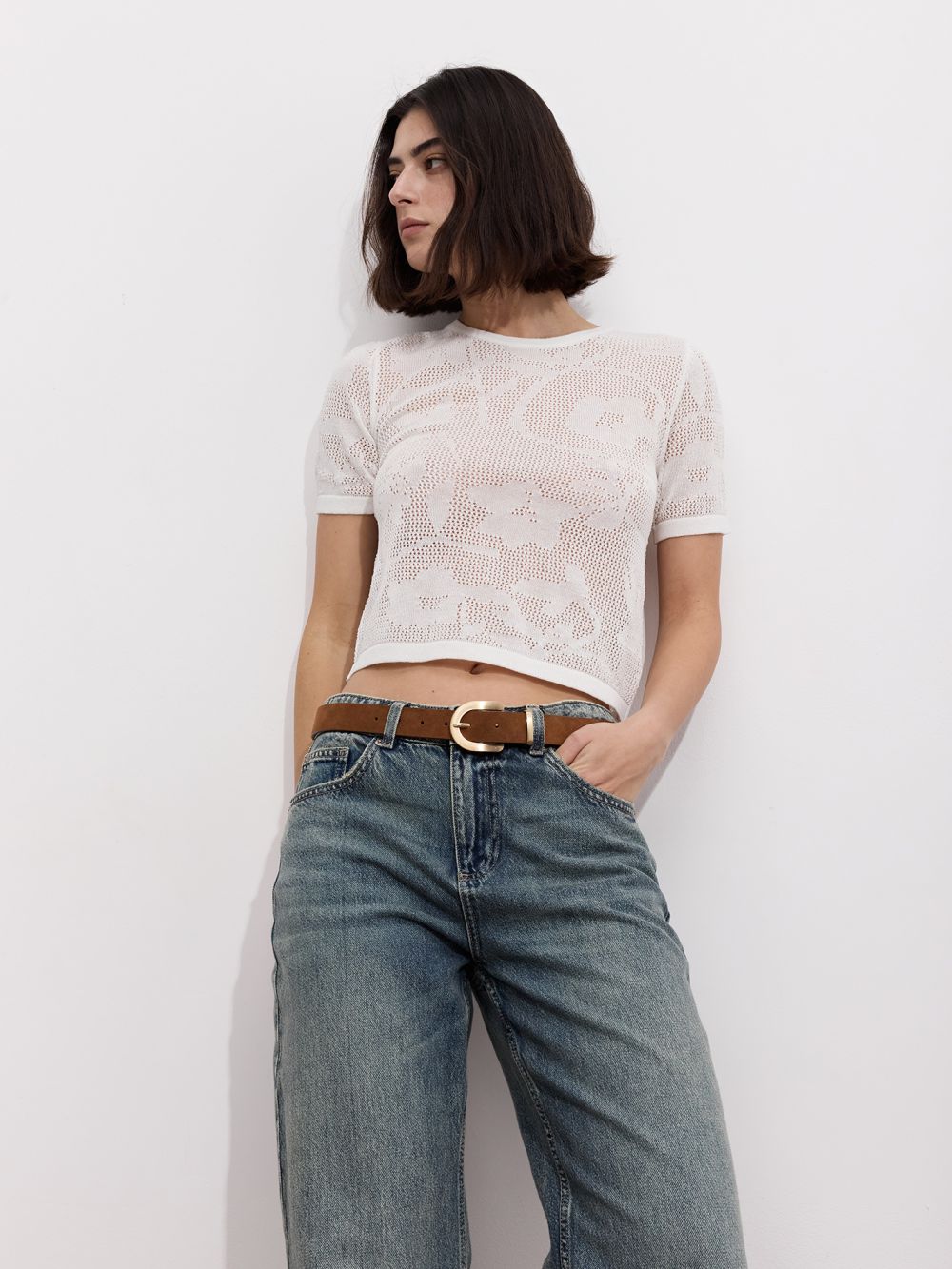 קרופ טופ סריג פרחים