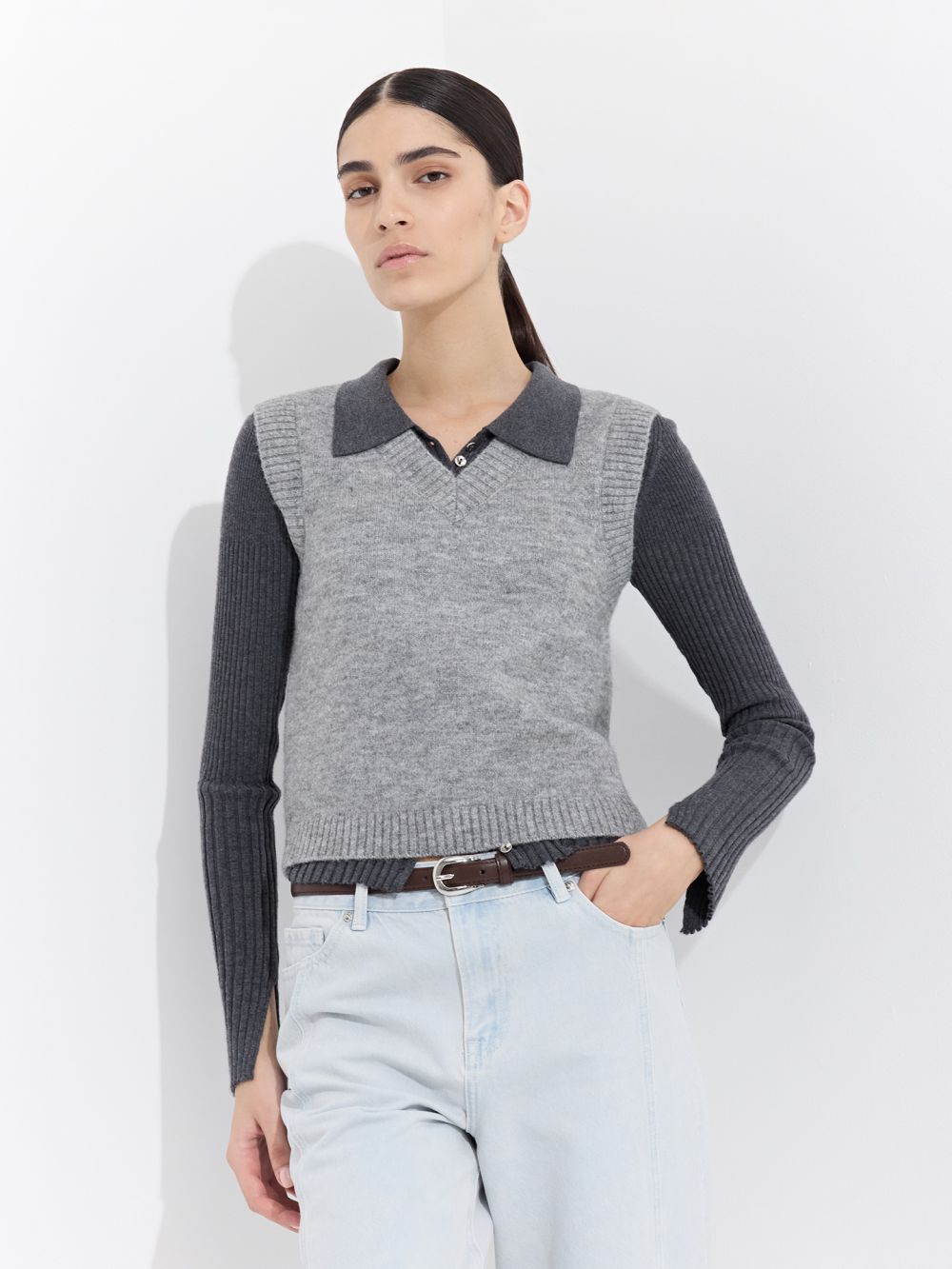 וסט סרוג עם מחשוף וי