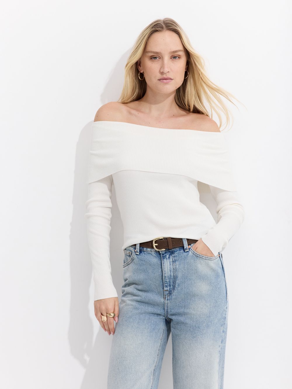 סריג דק כתפיים חשופות