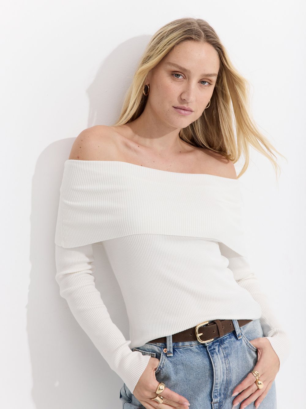 סריג דק כתפיים חשופות