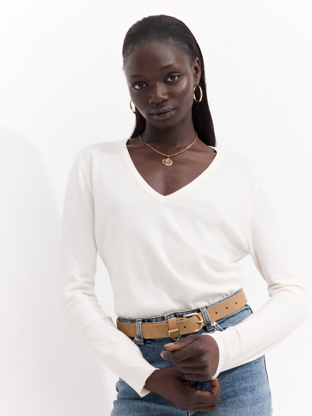 סריג וי בייסיק