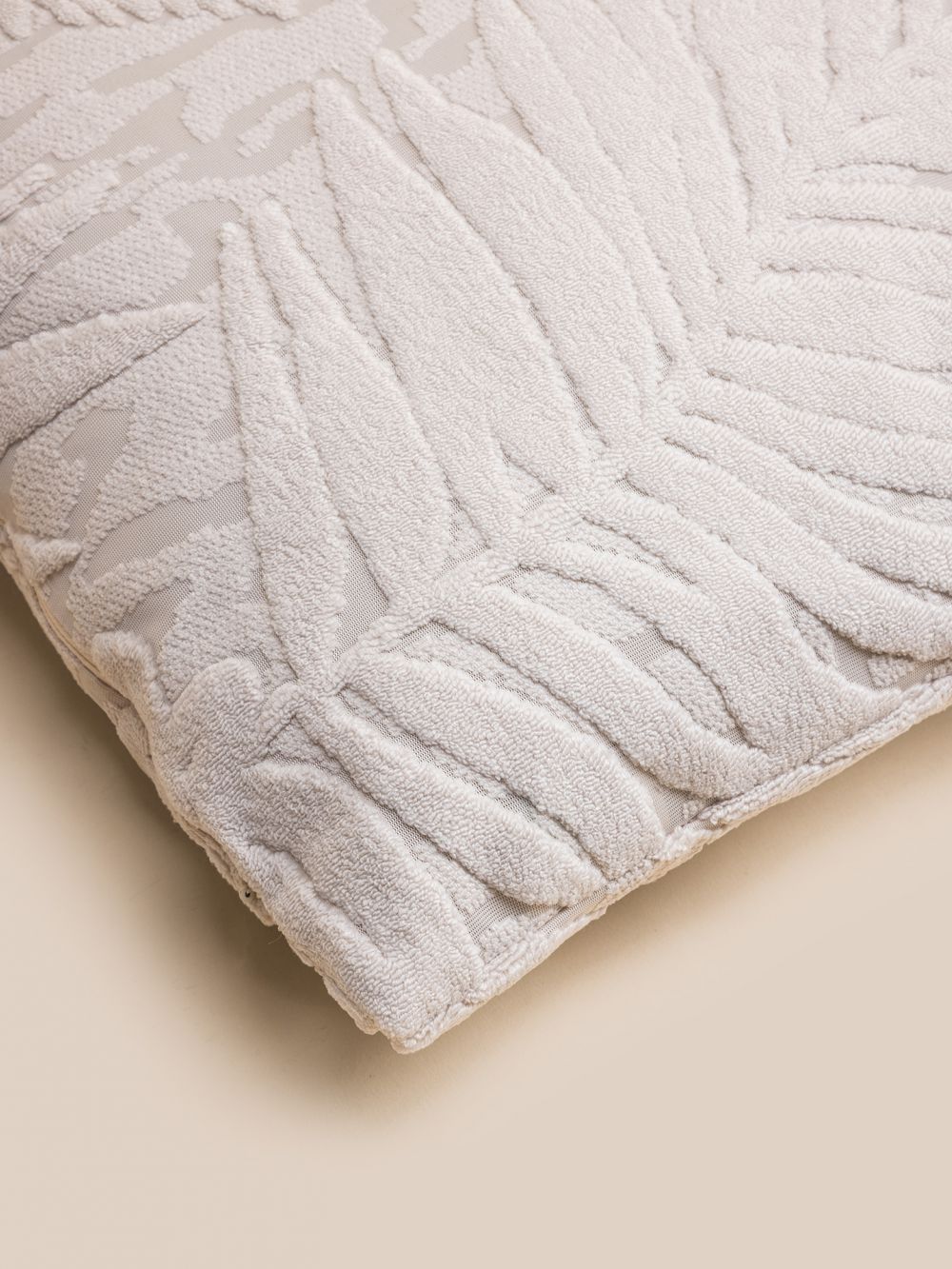 כרית נוי תבליט  45X45CM